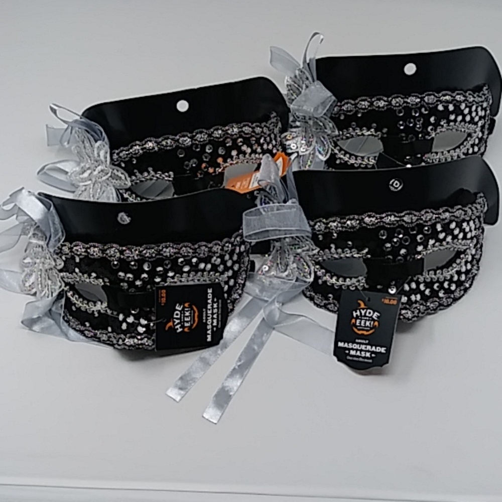4 HALOWEEN EYE MASKS
